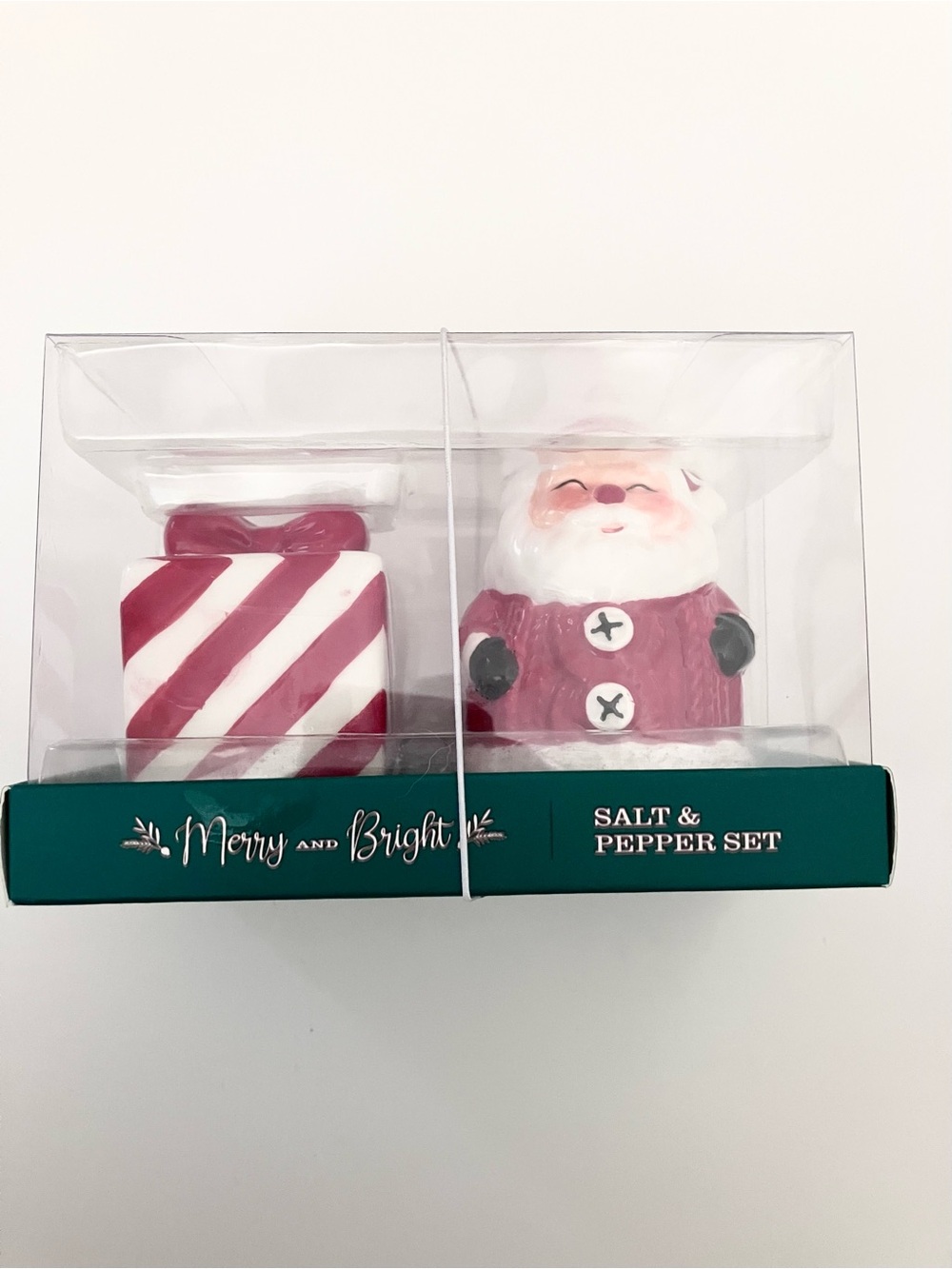NWT Christmas Salt & Pepper Shakers